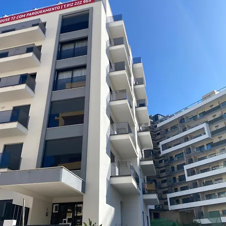 Iate Apartment